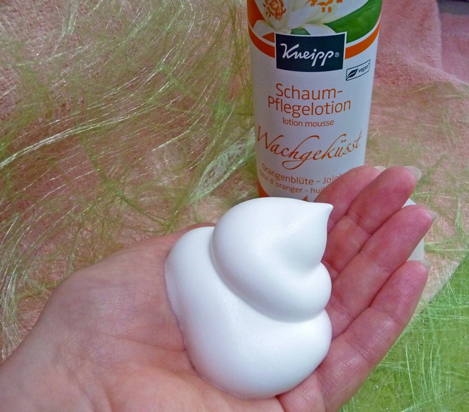 Kneipp Schaumpflegelotion Wachgeküsst