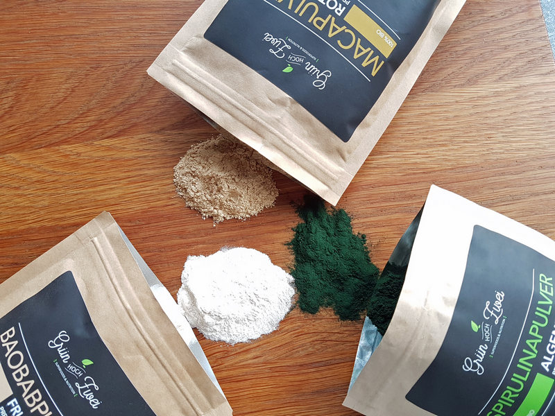 Grün hoch zwei Superfood Baobab Algen Maca