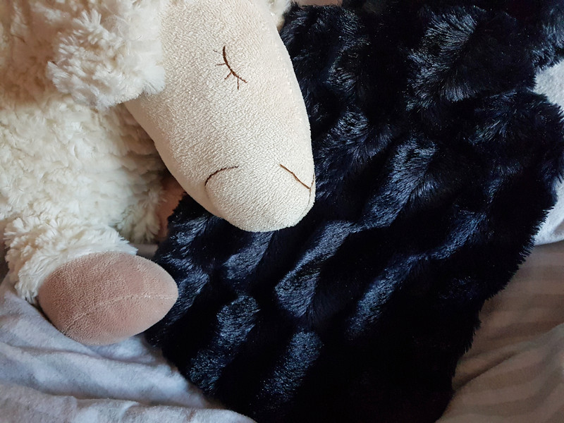 Hugo Frosch Wärmflasche Klassik Bezug Tierfelloptik nachtblau Sterne