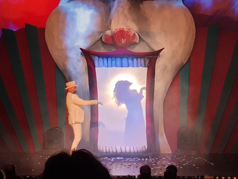 GOP Variete Theater Essen Freaks