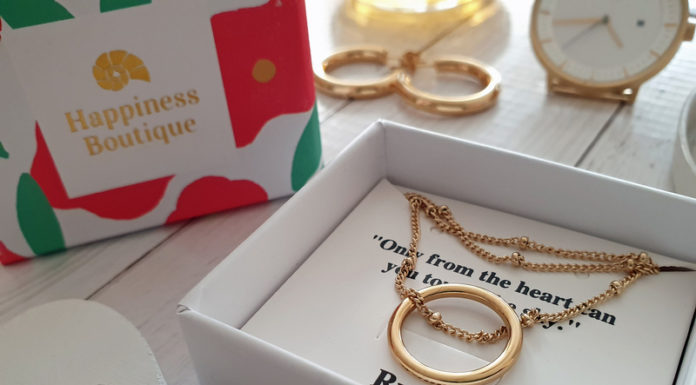 Happiness Boutique Creolen und Kette mit Ring