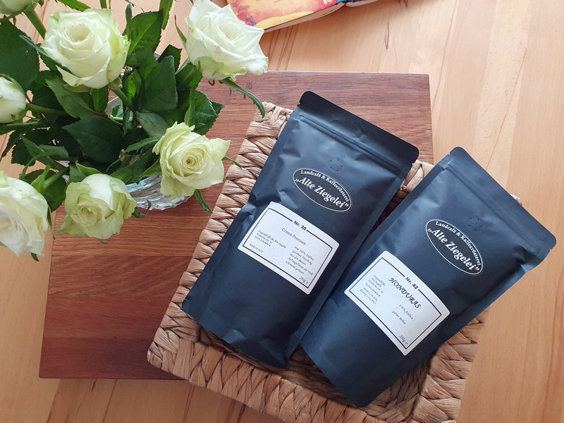 Yvette Premium Kaffee Crema Premium und Honduras