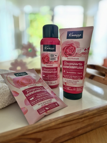 Kneipp rosenzarte Verwöhnpflege Duschbalsam und Cremebad