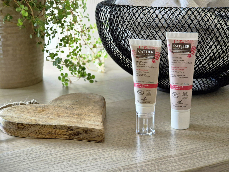 Cattier Paris Naturkosmetik straffende Hautpflege