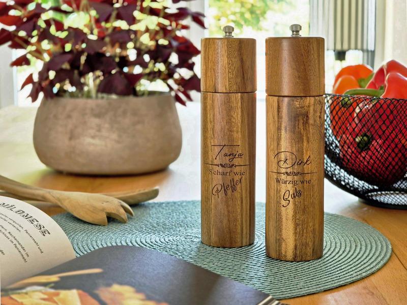 Holzzeug Salz- und Pfeffermühle personalisierbar