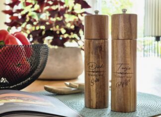 Holzzeug Salz- und Pfeffermühle personalisierbar
