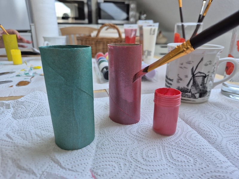 Frühling Ostern Bastelprojekt Toilettenpapierrolle Kranz