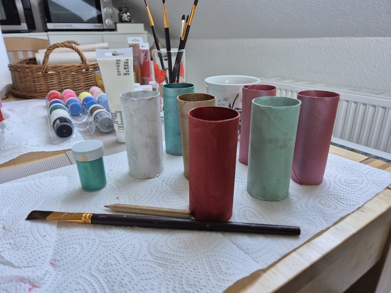 Frühling Ostern Bastelprojekt Toilettenpapierrolle Kranz